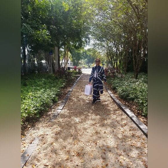 2 piece button up outfit - Picture 2 of 9